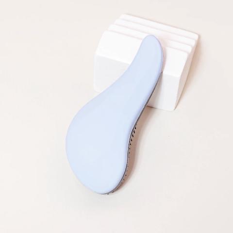 Brosse-a-cheveux-bleue