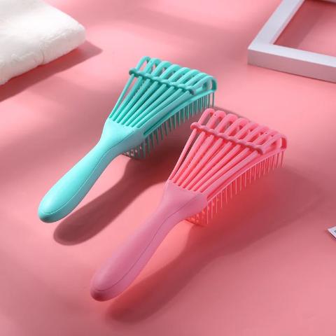 Brosse-a-cheveux-boucles-legere