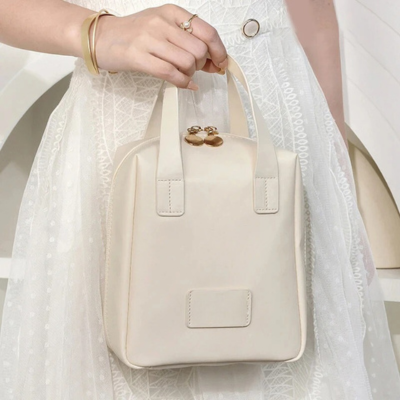 Trousse-de-maquillage-elegances