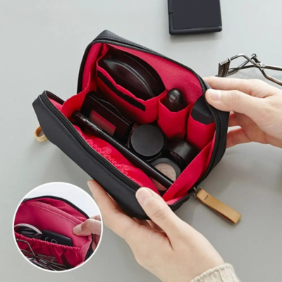 Trousse-de-maquillage-rouge