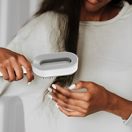 Brosse cheveux - autonettoyante - Petits Plaisirs Malins